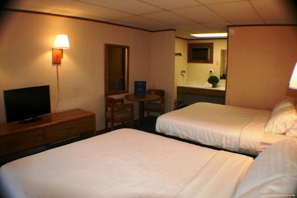 THE BAVARIAN INN (Custer)